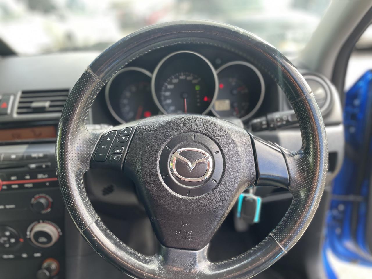 2005 Mazda AXELA
