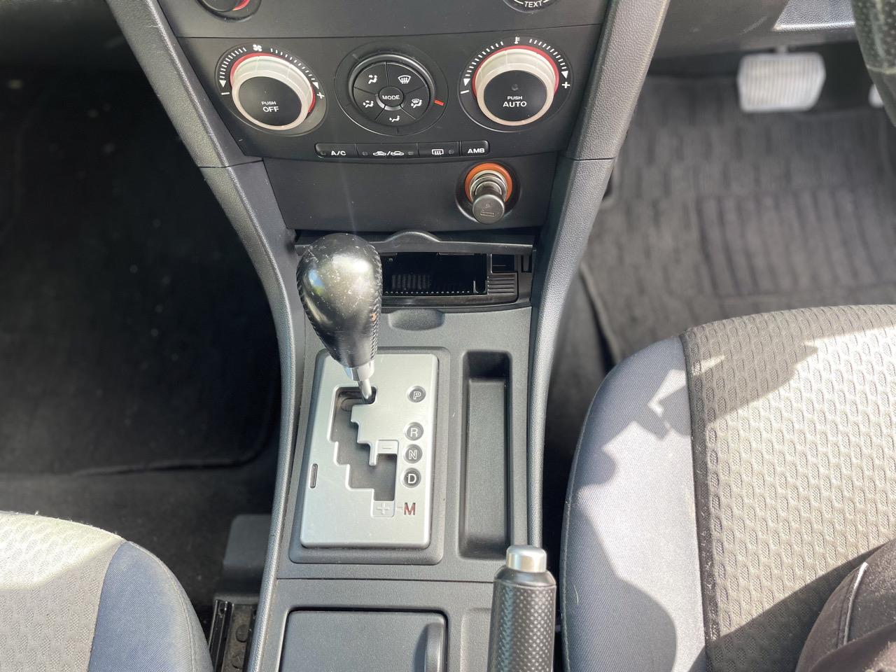 2005 Mazda AXELA