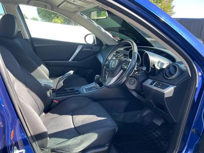 2010 Mazda AXELA - Thumbnail