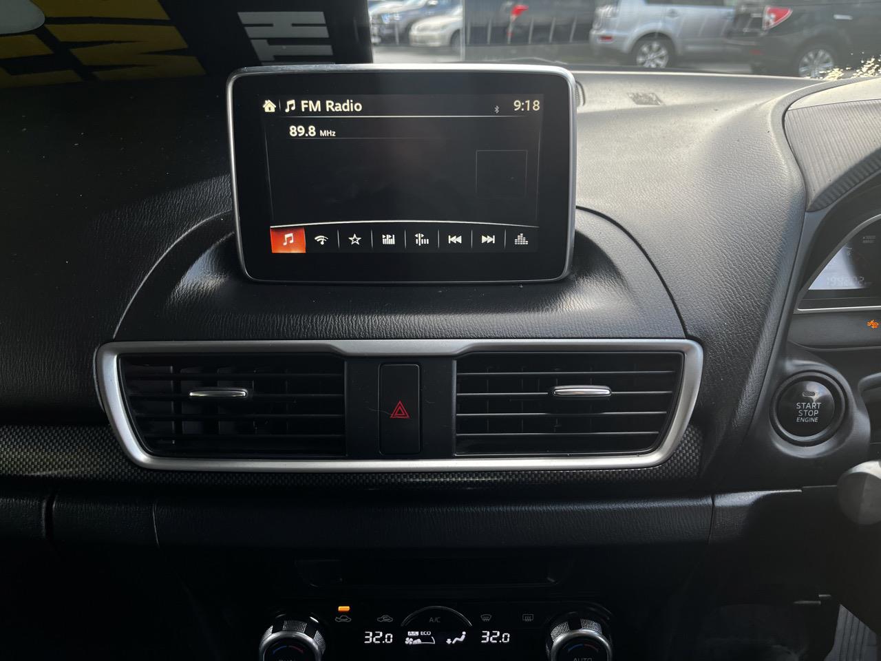 2014 Mazda Axela