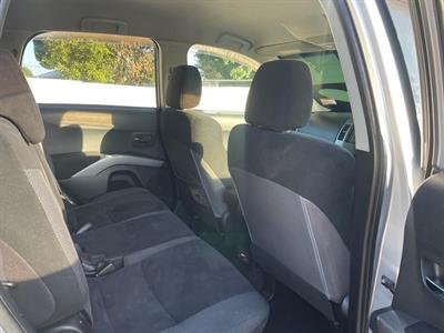 2007 Mitsubishi Outlander - Thumbnail