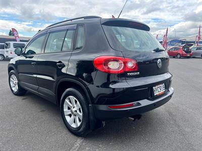 2008 Volkswagen Tiguan - Thumbnail