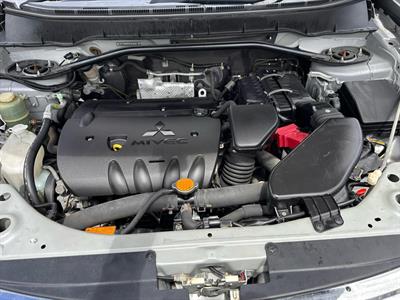 2008 Mitsubishi Outlander - Thumbnail