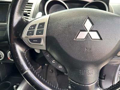 2008 Mitsubishi Outlander - Thumbnail