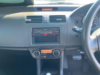 2005 Suzuki Swift - Thumbnail