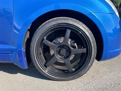 2005 Suzuki Swift - Thumbnail