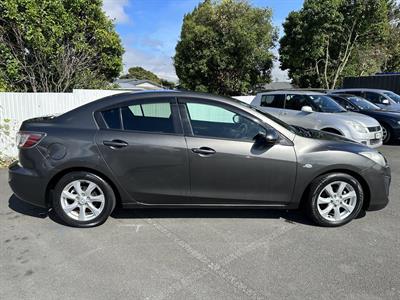 2010 Mazda AXELA - Thumbnail