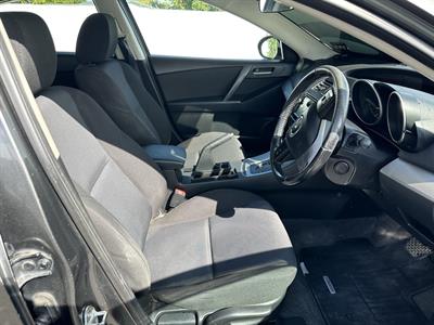 2010 Mazda AXELA - Thumbnail
