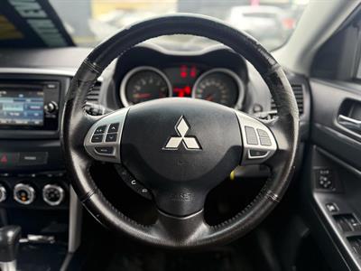 2017 Mitsubishi lancer - Thumbnail