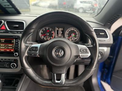 2011 Volkswagen Scirocco - Thumbnail