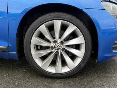 2011 Volkswagen Scirocco - Thumbnail